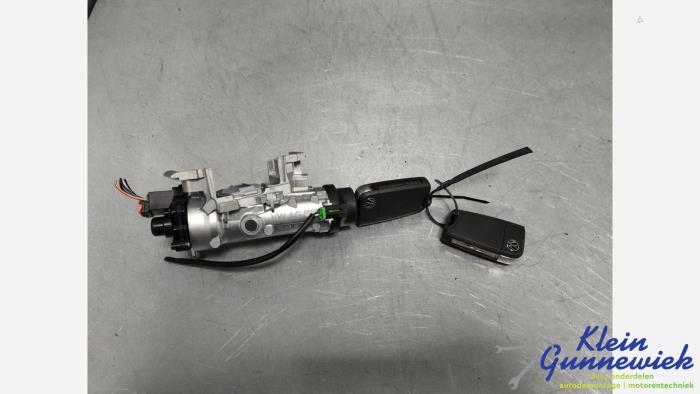 Używane Stacyjka + Kluczyk Volkswagen Polo Cena € 38,00 Procedura marży oferowane przez Klein Gunnewiek Autodemontage & Motorentechniek