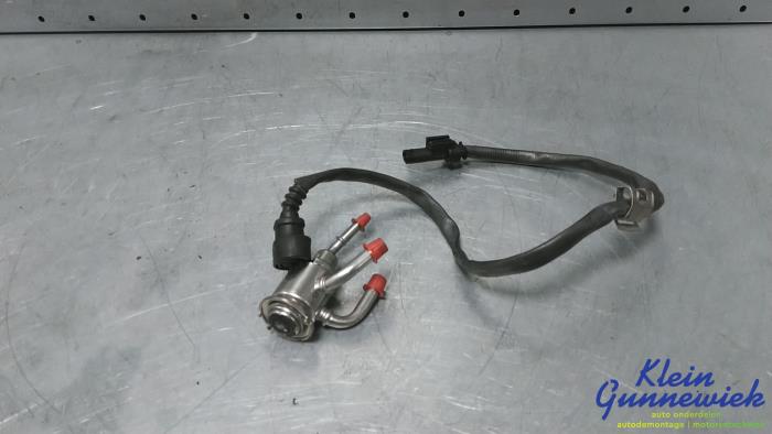 Używane Wtryskiwacz AdBlue BMW 5-Serie Cena € 120,00 Procedura marży oferowane przez Klein Gunnewiek Autodemontage & Motorentechniek