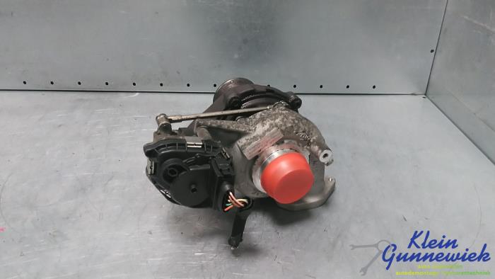 Używane Turbo Opel Vivaro Cena € 363,00 Procedura marży oferowane przez Klein Gunnewiek Autodemontage & Motorentechniek