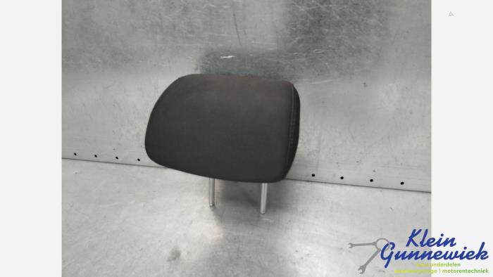 Używane Zaglówek Kia Rio Cena € 45,00 Procedura marży oferowane przez Klein Gunnewiek Autodemontage & Motorentechniek