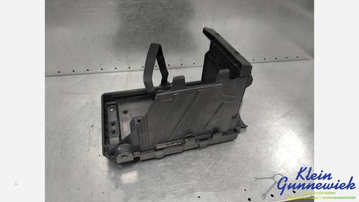 Begagnade Batterilåda Mercedes A-Klasse Pris € 31,00 Marginaltabell erbjuds av Klein Gunnewiek Autodemontage & Motorentechniek