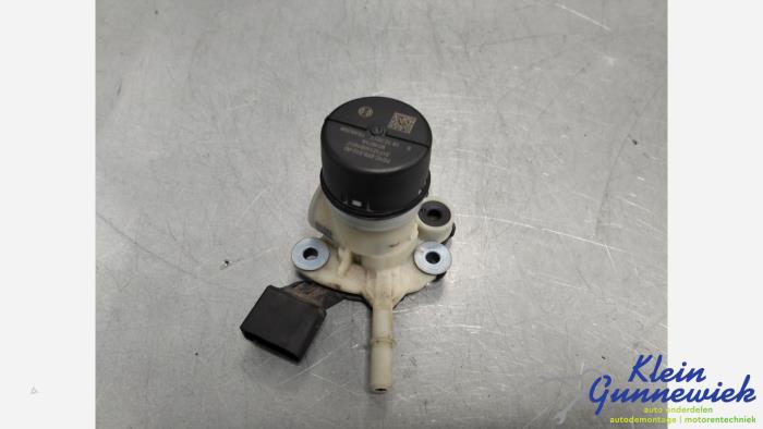 Używane Pompa AdBlue Volkswagen Polo Cena € 124,00 Procedura marży oferowane przez Klein Gunnewiek Autodemontage & Motorentechniek