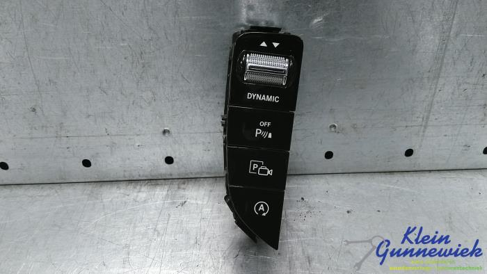 Usagé Commodo Mercedes C-Klasse Prix € 20,00 Règlement à la marge proposé par Klein Gunnewiek Autodemontage & Motorentechniek