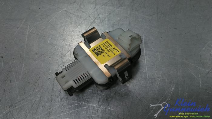 Begagnade Regnsensor Mercedes C-Klasse Pris € 25,00 Marginaltabell erbjuds av Klein Gunnewiek Autodemontage & Motorentechniek
