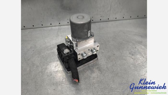 Usagé Bloc ABS Mercedes C-Klasse Prix € 315,00 Règlement à la marge proposé par Klein Gunnewiek Autodemontage & Motorentechniek