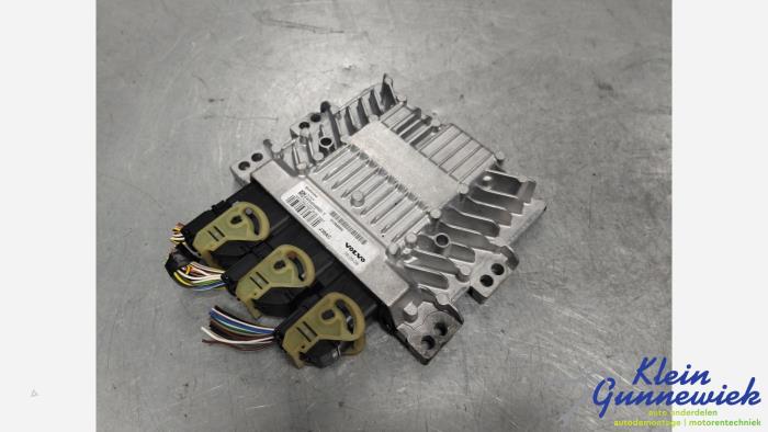 Used Injection computer Volvo V50 Price € 95,00 Margin scheme offered by Klein Gunnewiek Autodemontage & Motorentechniek