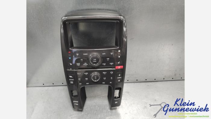 Używane Panel obslugi radia Opel Ampera Cena € 82,00 Procedura marży oferowane przez Klein Gunnewiek Autodemontage & Motorentechniek