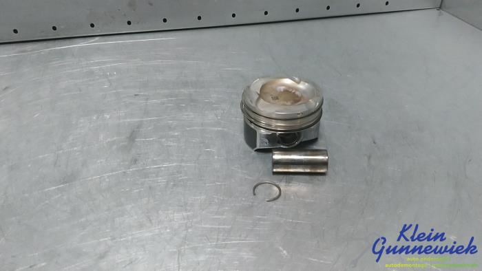 Usados Pistón Mercedes A-Klasse Precio € 95,00 Norma de margen ofrecido por Klein Gunnewiek Autodemontage & Motorentechniek