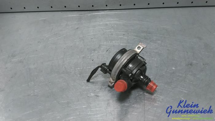 Begagnade Vattenpump Mercedes C-Klasse Pris € 113,00 Marginaltabell erbjuds av Klein Gunnewiek Autodemontage & Motorentechniek