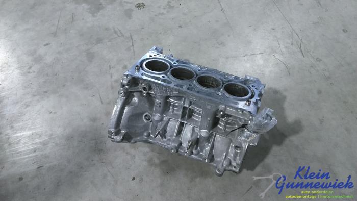 Used Engine crankcase Mercedes B-Klasse Price € 475,00 Margin scheme offered by Klein Gunnewiek Autodemontage & Motorentechniek