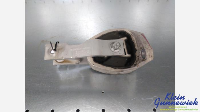 Used Engine mount Volvo XC90 Price € 31,00 Margin scheme offered by Klein Gunnewiek Autodemontage & Motorentechniek