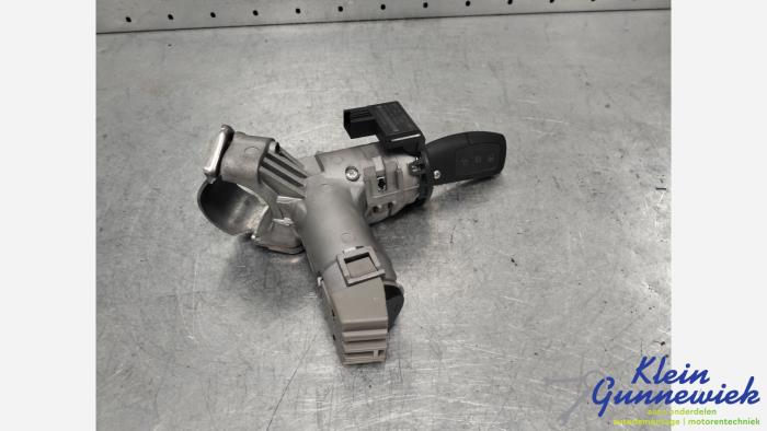 Używane Stacyjka + Kluczyk Ford Fiesta Cena € 40,00 Procedura marży oferowane przez Klein Gunnewiek Autodemontage & Motorentechniek