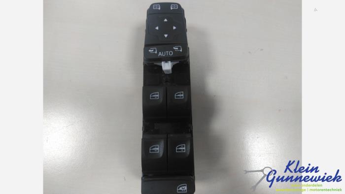 Usados Interruptor combinado de ventanillas Renault Scenic Precio € 66,00 Norma de margen ofrecido por Klein Gunnewiek Autodemontage & Motorentechniek
