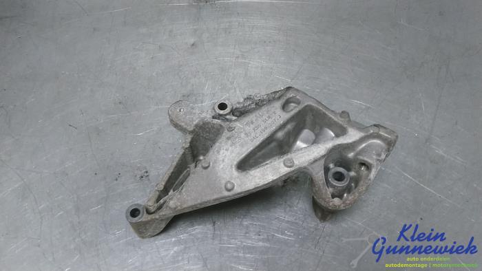 Used Engine mount Volkswagen Crafter Price € 61,00 Margin scheme offered by Klein Gunnewiek Autodemontage & Motorentechniek