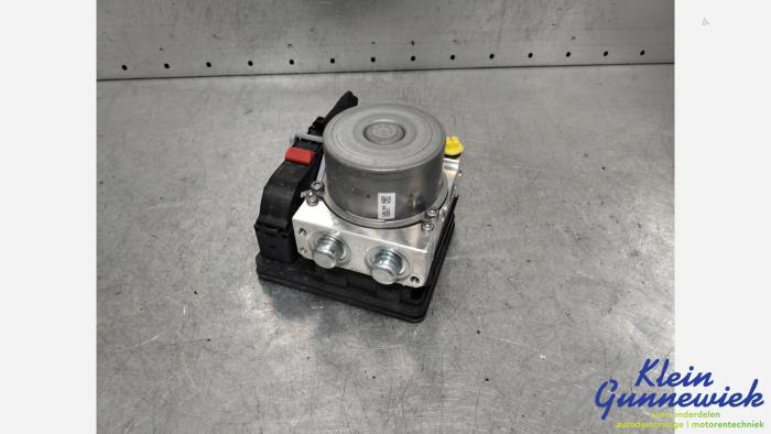 Used ABS pump Skoda Enyaq IV Price € 219,00 Margin scheme offered by Klein Gunnewiek Autodemontage & Motorentechniek