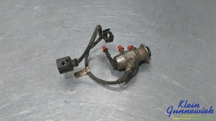 Używane Wtryskiwacz AdBlue Volkswagen Crafter Cena € 87,00 Procedura marży oferowane przez Klein Gunnewiek Autodemontage & Motorentechniek