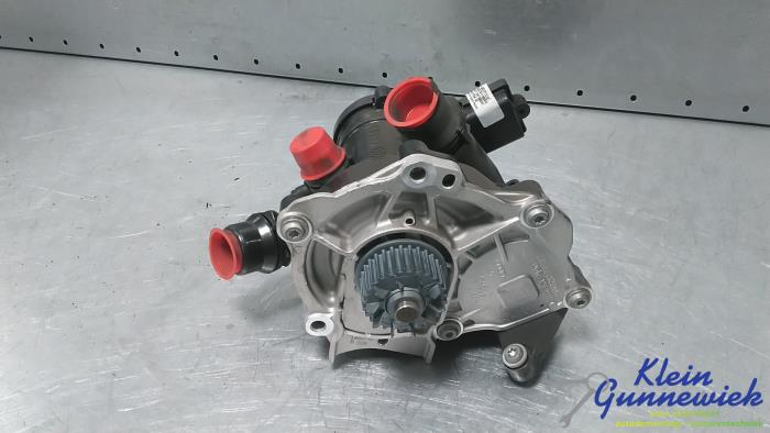 Pompe à eau d'un Audi A4 2013