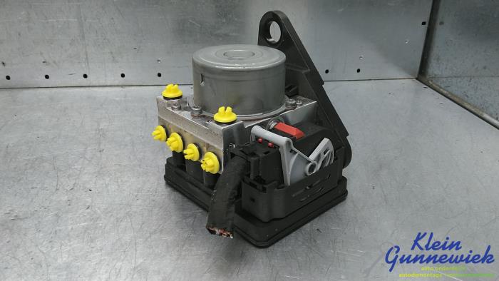 Used ABS pump Skoda Enyaq IV Price € 445,00 Margin scheme offered by Klein Gunnewiek Autodemontage & Motorentechniek