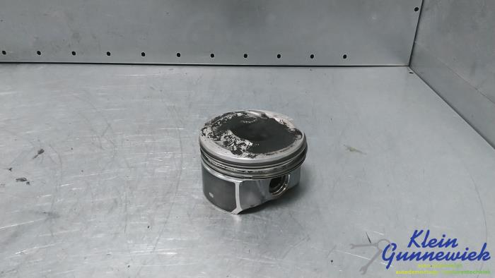 Usagé Piston Ford Focus Prix € 75,00 Règlement à la marge proposé par Klein Gunnewiek Autodemontage & Motorentechniek
