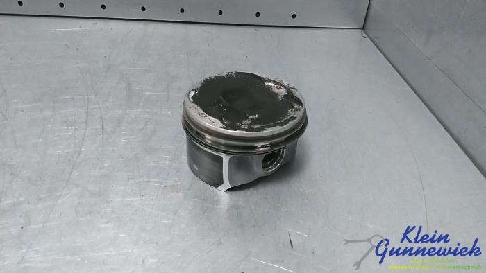 Usagé Piston Ford Focus Prix € 75,00 Règlement à la marge proposé par Klein Gunnewiek Autodemontage & Motorentechniek