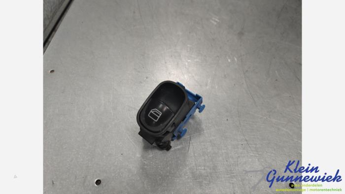 Usados Interruptor de ventanilla eléctrica Mercedes G-Klasse Precio € 41,00 Norma de margen ofrecido por Klein Gunnewiek Autodemontage & Motorentechniek