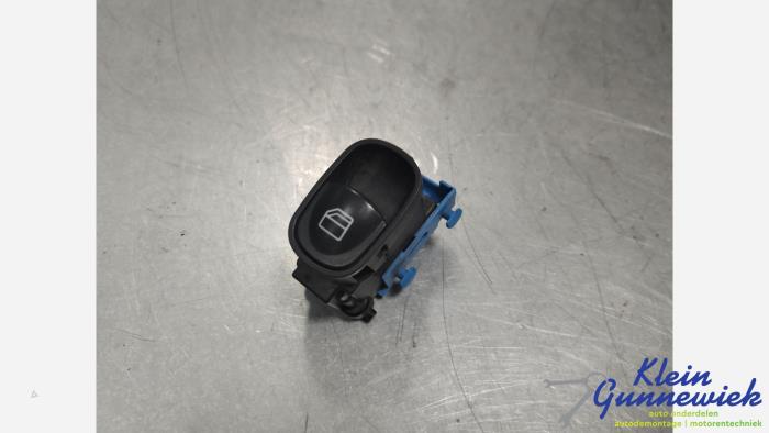 Usados Interruptor de ventanilla eléctrica Mercedes G-Klasse Precio € 41,00 Norma de margen ofrecido por Klein Gunnewiek Autodemontage & Motorentechniek