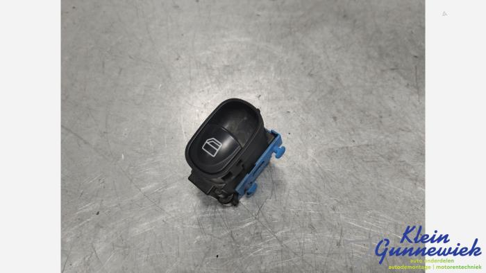 Usados Interruptor de ventanilla eléctrica Mercedes G-Klasse Precio € 41,00 Norma de margen ofrecido por Klein Gunnewiek Autodemontage & Motorentechniek