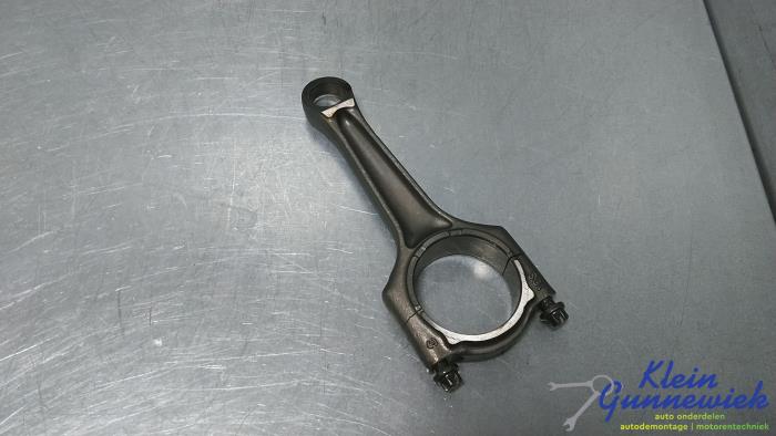Używane Korbowód BMW 1-Serie Cena € 83,00 Procedura marży oferowane przez Klein Gunnewiek Autodemontage & Motorentechniek