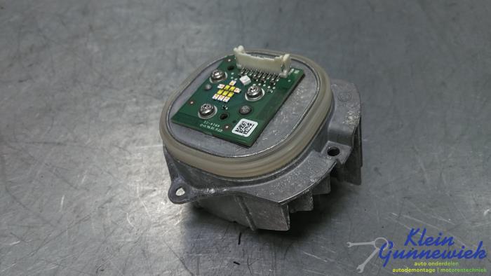 Używane Lampa LED Mercedes B-Klasse Cena € 75,00 Procedura marży oferowane przez Klein Gunnewiek Autodemontage & Motorentechniek
