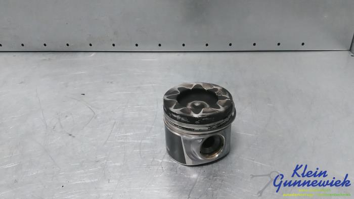 Usagé Piston Volvo XC90 Prix € 68,00 Règlement à la marge proposé par Klein Gunnewiek Autodemontage & Motorentechniek