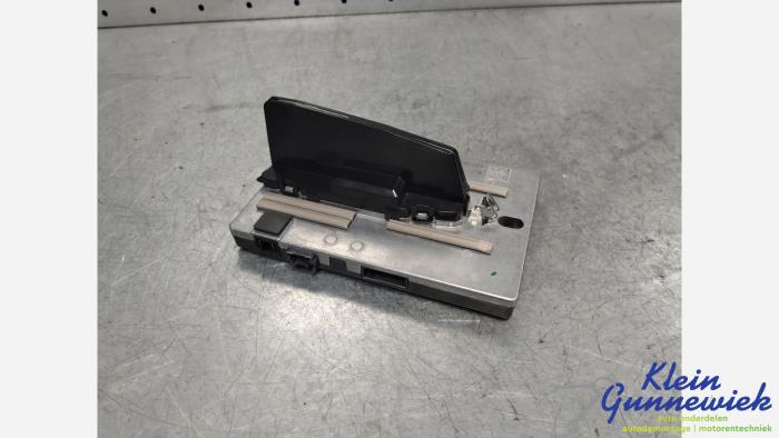 Używane Antena GPS Polestar 2 Cena € 225,00 Procedura marży oferowane przez Klein Gunnewiek Autodemontage & Motorentechniek