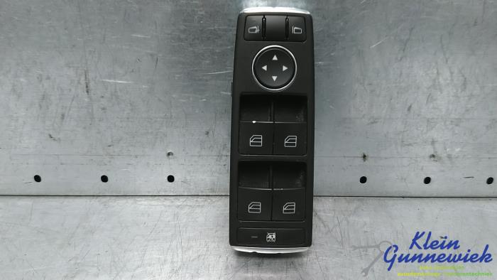 Usados Interruptor combinado de ventanillas Mercedes B-Klasse Precio € 30,00 Norma de margen ofrecido por Klein Gunnewiek Autodemontage & Motorentechniek