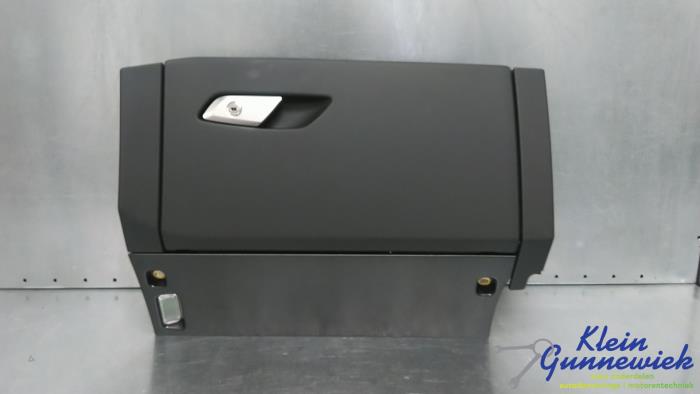 Begagnade Handskfack Audi A7 Pris € 80,00 Marginaltabell erbjuds av Klein Gunnewiek Autodemontage & Motorentechniek