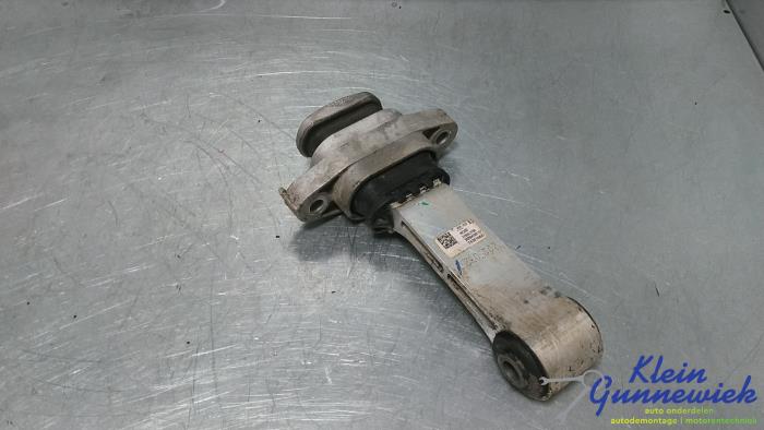 Used Engine mount Kia Sportage Price € 33,00 Margin scheme offered by Klein Gunnewiek Autodemontage & Motorentechniek