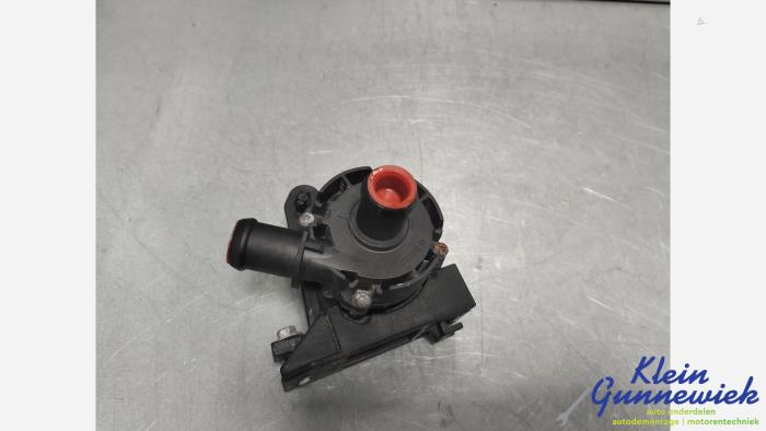 Begagnade Vattenpump Landrover Range Rover Pris € 45,00 Marginaltabell erbjuds av Klein Gunnewiek Autodemontage & Motorentechniek