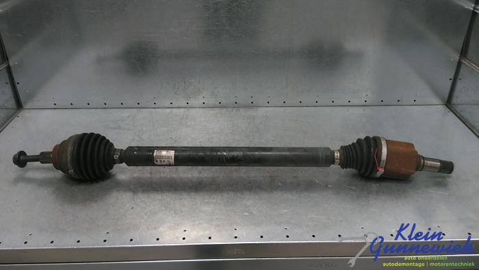 Used Front drive shaft, right Volkswagen E-Golf Price € 303,00 Margin scheme offered by Klein Gunnewiek Autodemontage & Motorentechniek