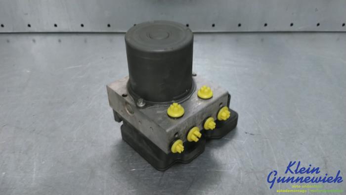 Used ABS pump Skoda Scala Price € 60,00 Margin scheme offered by Klein Gunnewiek Autodemontage & Motorentechniek