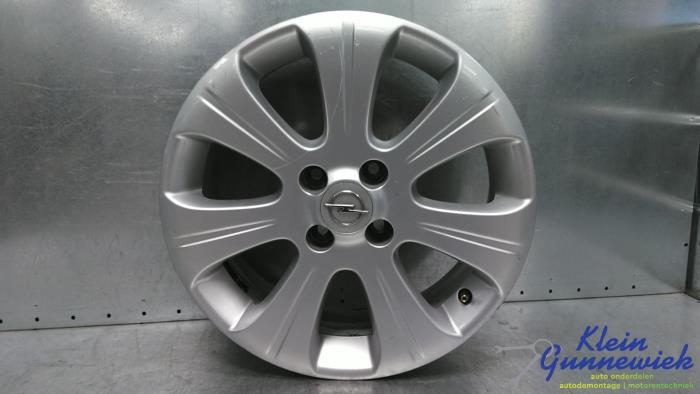 Używane Obrecz Opel Corsa Cena € 38,00 Procedura marży oferowane przez Klein Gunnewiek Autodemontage & Motorentechniek