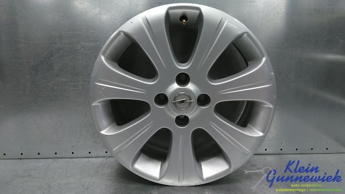 Używane Obrecz Opel Corsa Cena € 38,00 Procedura marży oferowane przez Klein Gunnewiek Autodemontage & Motorentechniek