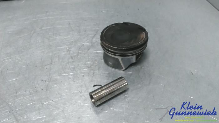 Usados Pistón Ford Usa Mustang Precio € 126,00 Norma de margen ofrecido por Klein Gunnewiek Autodemontage & Motorentechniek