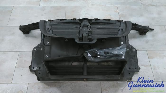 Begagnade Front BMW 1-Serie Pris € 112,00 Marginaltabell erbjuds av Klein Gunnewiek Autodemontage & Motorentechniek