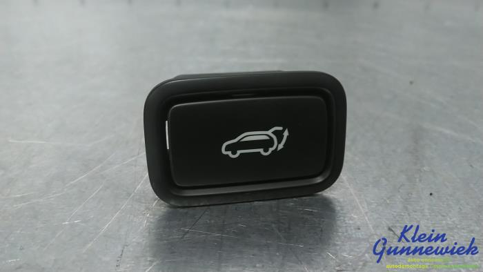 Używane Przelacznik Kia Sportage Cena € 25,00 Procedura marży oferowane przez Klein Gunnewiek Autodemontage & Motorentechniek