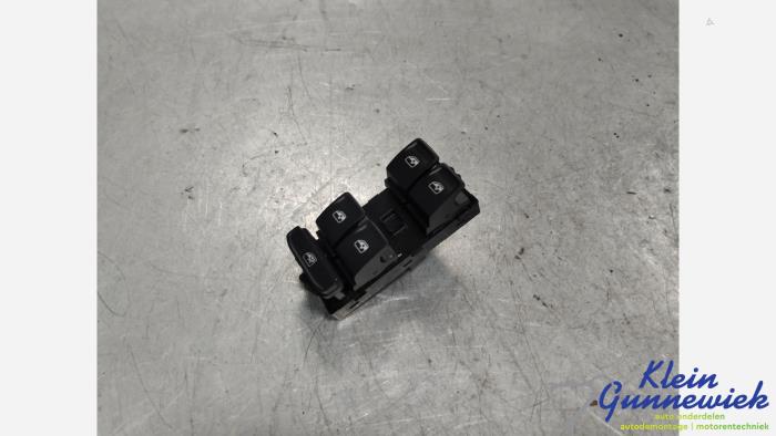 Usados Interruptor combinado de ventanillas Volkswagen Polo Precio € 25,00 Norma de margen ofrecido por Klein Gunnewiek Autodemontage & Motorentechniek