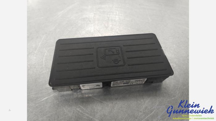 Begagnade Telefonmodul Audi Q8 Pris € 62,00 Marginaltabell erbjuds av Klein Gunnewiek Autodemontage & Motorentechniek