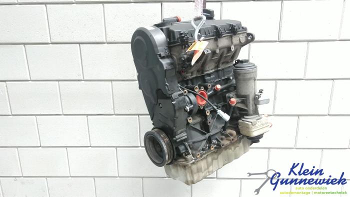 Motor van een Volkswagen Caddy 2006