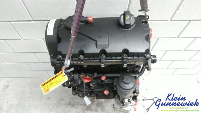 Motor van een Volkswagen Caddy 2006