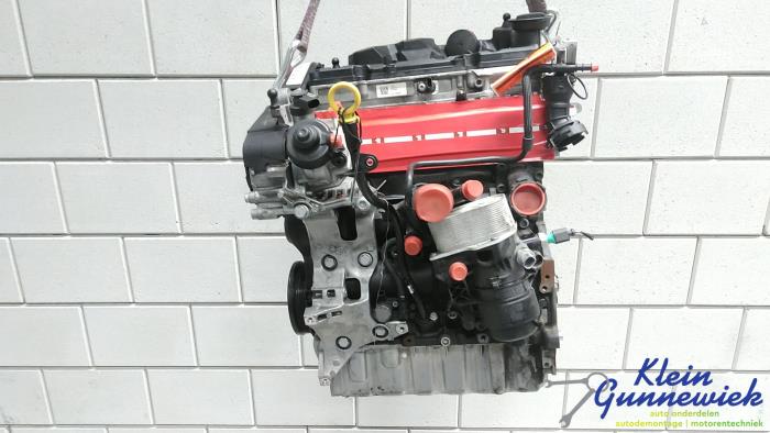 Motor van een Skoda Superb 2019