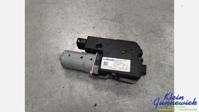Używane Silnik szyberdachu Volkswagen Polo Cena € 116,00 Procedura marży oferowane przez Klein Gunnewiek Autodemontage & Motorentechniek