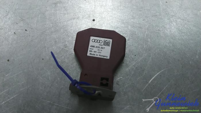 Używane Antena Audi E-Tron Cena € 18,00 Procedura marży oferowane przez Klein Gunnewiek Autodemontage & Motorentechniek