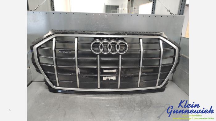 Używane Grill Audi Q5 Cena € 175,00 Procedura marży oferowane przez Klein Gunnewiek Autodemontage & Motorentechniek